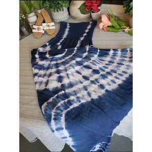 Blue and white tie dye design long strapless maxi dress.